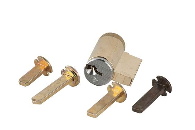 Schlage Commercial 40100C135626 Cylinder with Multiple Tailpieces C135 Keyway 0-Bitted Satin Chrome Finish Main image